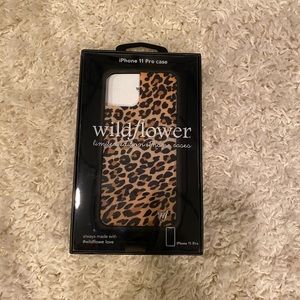 NWT wildflower case